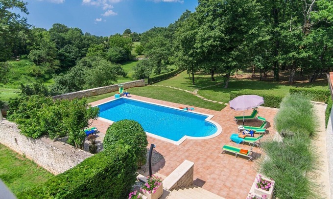 Kringa Villa | Villa Catarina with Beautiful and Spacious Garden and Pool