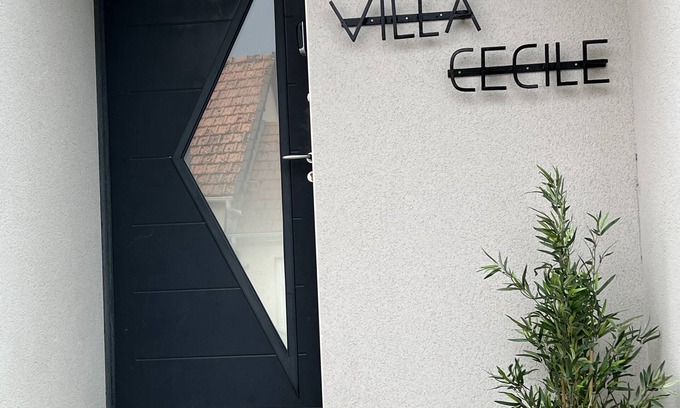 Saint-Martin de Brehal House | Villa Cecile, à 100 m de la Plage, Dans une Station Balnéaire Familiale