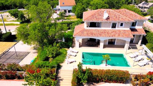 Krk Villa | Villa Cecilia - 4 bedrooms, 4 bathrooms, heated inside pool, gym