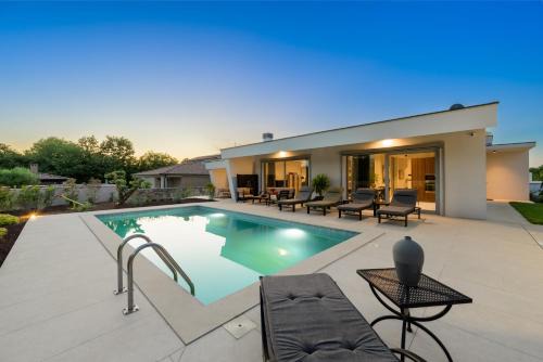 Jursici Villa | Villa Cedrus by Istrialux