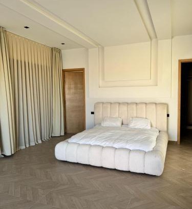 Ouahat Sidi Brahim Villa | Villa Chafti