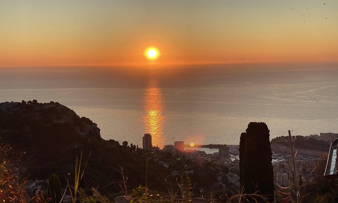 La Turbie Villa | Villa Charme: 4 Chambres av Parking, Climatisation et Piscine. Animaux Acceptés