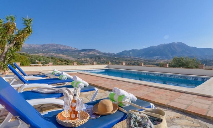 Vinuela Villa | Villa Chispas Viñuela by Ruralidays