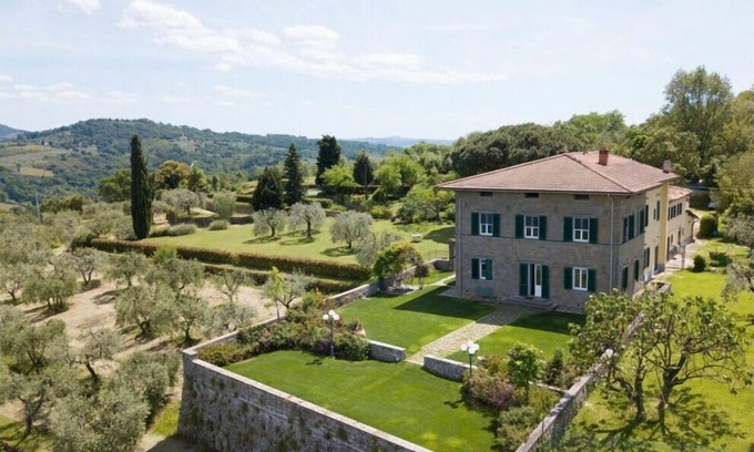 Lastra a Signa Villa | Villa Colomba Comfortable holiday residence