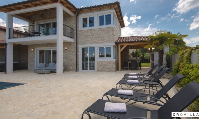 Rosini Villa | Villa Complex LuVe nearby Porec – Crovillas GmbH