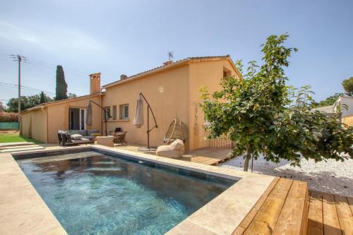 Six-Fours-les-Plages House | Villa Coquelicot - Maison climatisée avec piscine