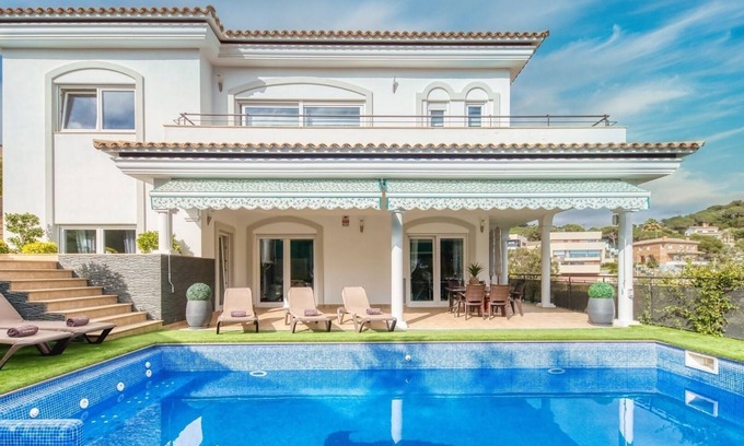 Lloret de Mar Villa | Villa 'Costacabana - Madison' with Private Pool, Private Terrace and Wi-Fi