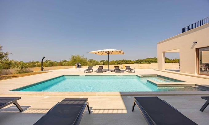 Policnik Villa | Villa Cvita