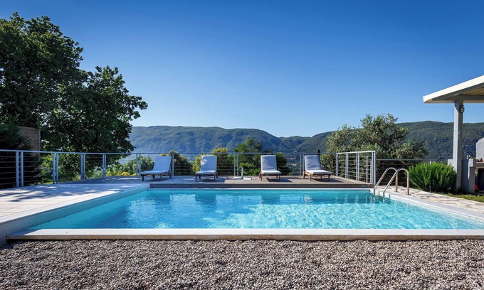 Limni House | Villa Dafni | private pool - country views - BBQ