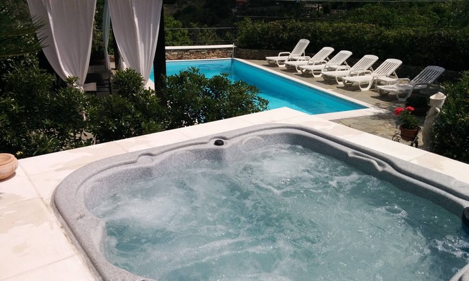 Vescina Villa | Villa Daphne Pool and Jacuzzi near the sea and Portofino citra 010002-LT-0001