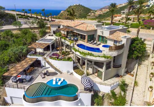 Pedregal Apartment | Villa de 6 Recámaras con Vistas al Mar en Pedregal