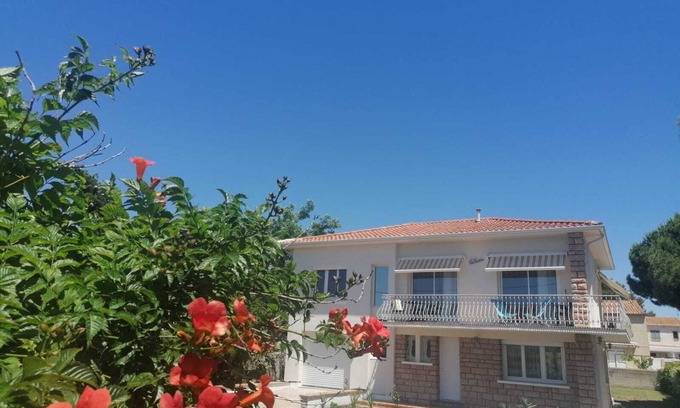 Le Grau-dʼAgde House | VILLA DE CHARMES - 2 APARTMENTS