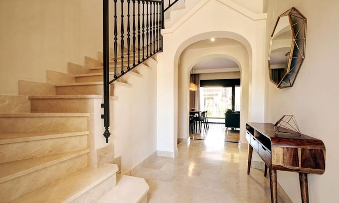 Estepona Villa | Villa De Santa Maria