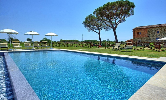 Ferretto Villa | Villa dei Vini – Country house with swimming pool in Cortona, Tuscany.