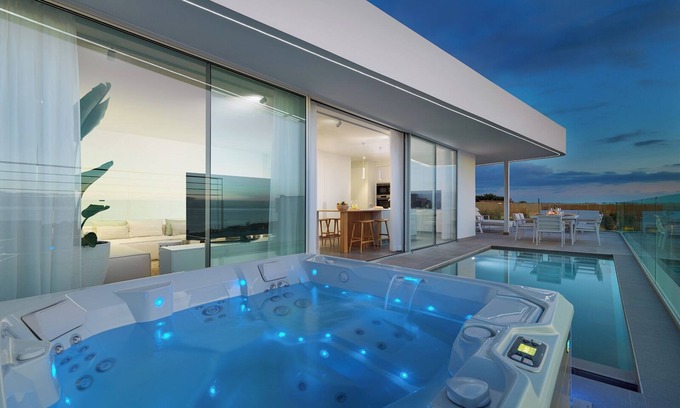 Adeje Villa | Villa Deluxe 1 - Casangular by Upper