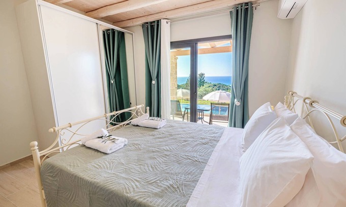 Petaleia Villa | Villa Deos by Elayan Villas - 3 bedrooms and private pool