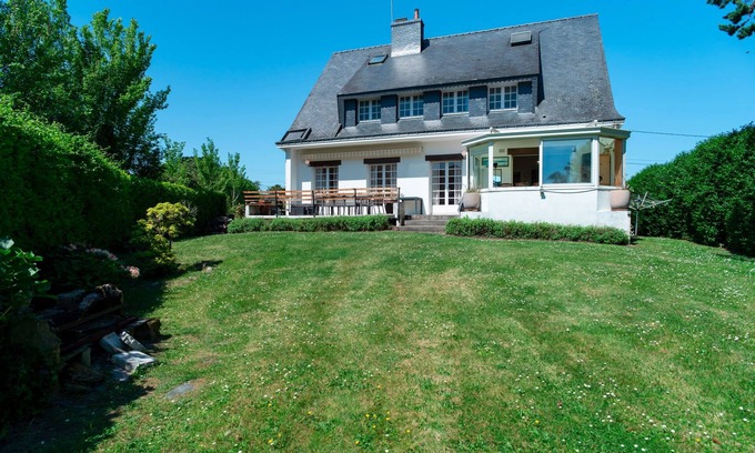 Saint-Philibert House | Villa des Romarins - Six Bedroom House, Sleeps 14