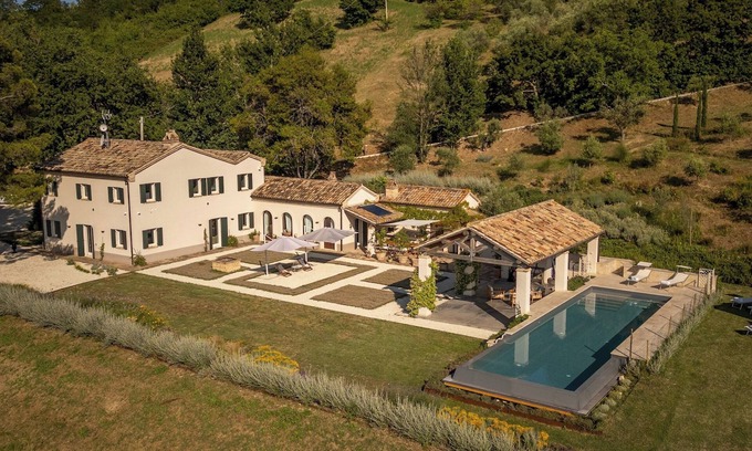 Monterubbiano Villa | Villa Dianella 8+2, Emma Villas