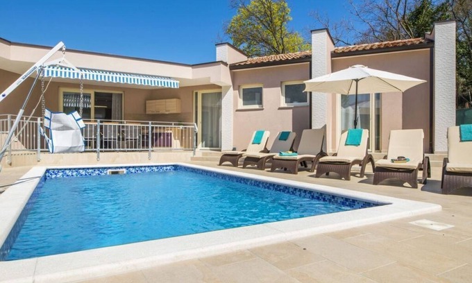 Strmac Villa | Villa Dina Comfortable holiday residence