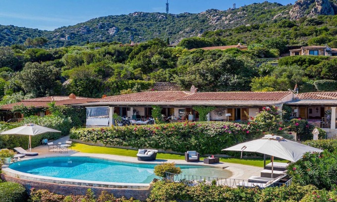 Porto Cervo Apartment | VILLA DIVA - Seven Bedroom Apartment, Sleeps 14