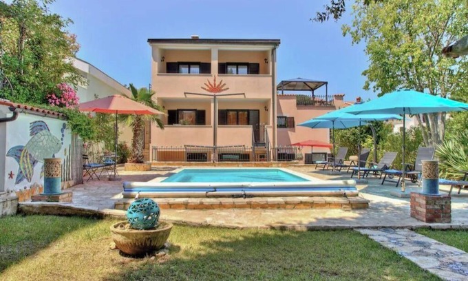 Premantura Villa | "Villa Dolce Vita" up to 9 beds with private garden and swimming pool