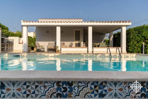 Arenella Villa | Villa Due Mari - Seaside retreat with private pool