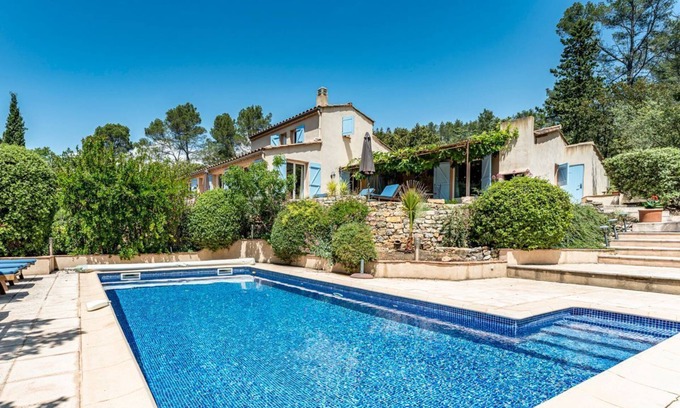 Lorgues Villa | Villa Dumas - Four Bedroom Villa, Sleeps 6