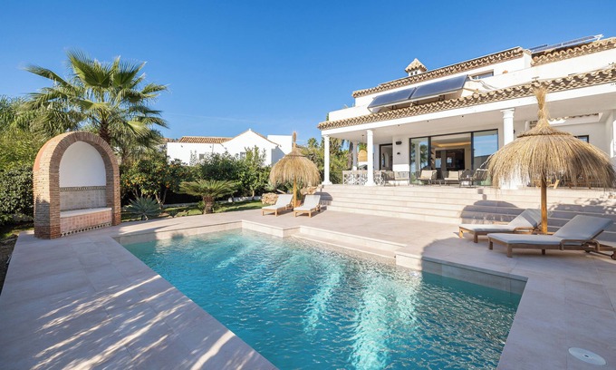 New Golden Mile Villa | Villa El Paraiso Marbella- 4 Bedrooms (5-Beds)