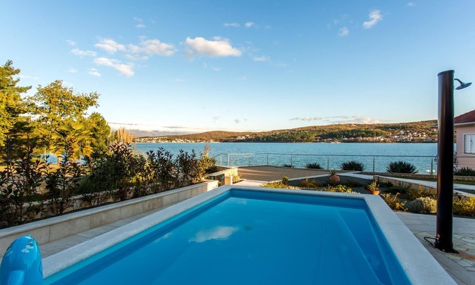 Cizici Villa | Villa Ema with Seaview, swimming pool, garage, BBQ & playroom