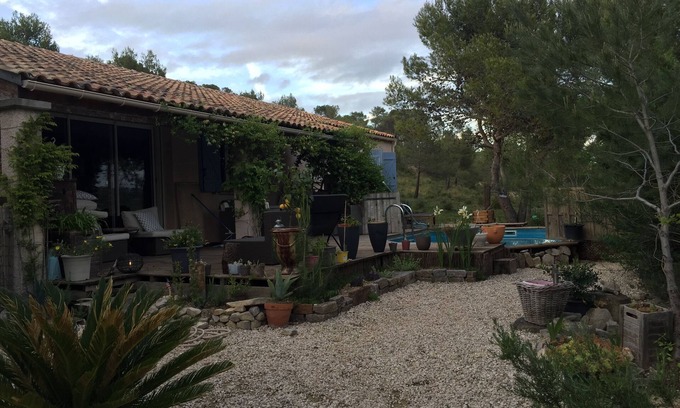 Les Matelles House | Villa en Bordure de Collinepiscineclimnetflix