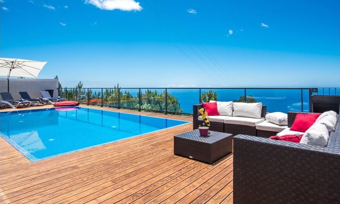 Prazeres House | Villa Enjoy - The Name Says it All