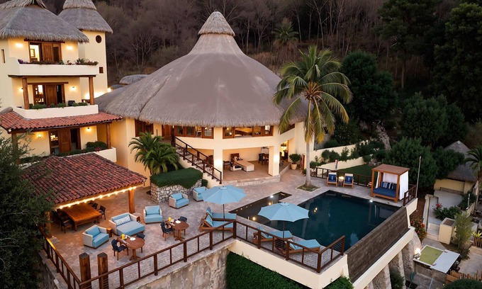 Ixtapa - Zihuatanejo House | Villa Escala Summary: