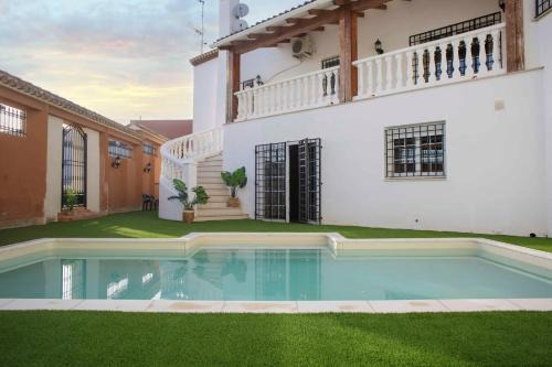 Navarres Villa | Villa española, Casa del Nene