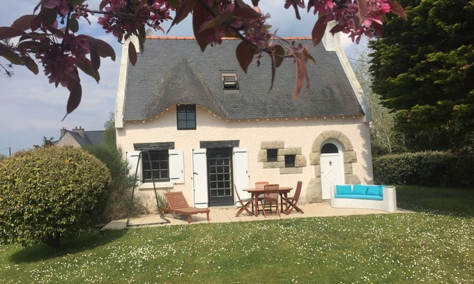 Saint-Gildas-de-Rhuys Villa | Villa familiale dans grand jardin arboré à 200 m de la plage et proche village.