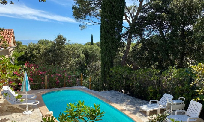 Giens Villa | Villa Familiale vue mer Avec Piscine Privée Dans Résidence Privée Avec Tennis