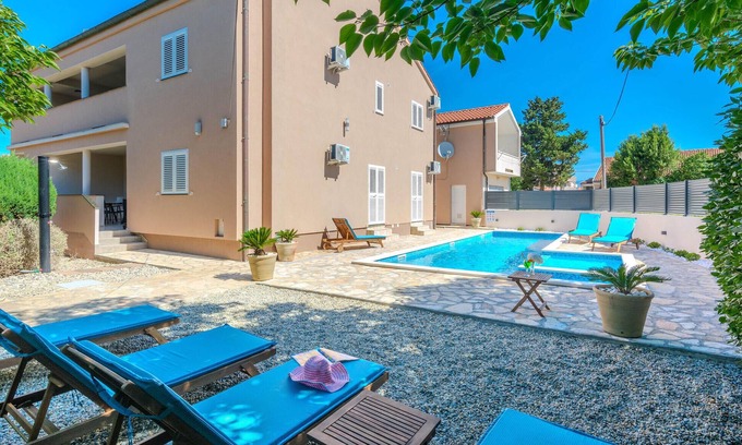 Nin House | Villa Family Oasis Nin