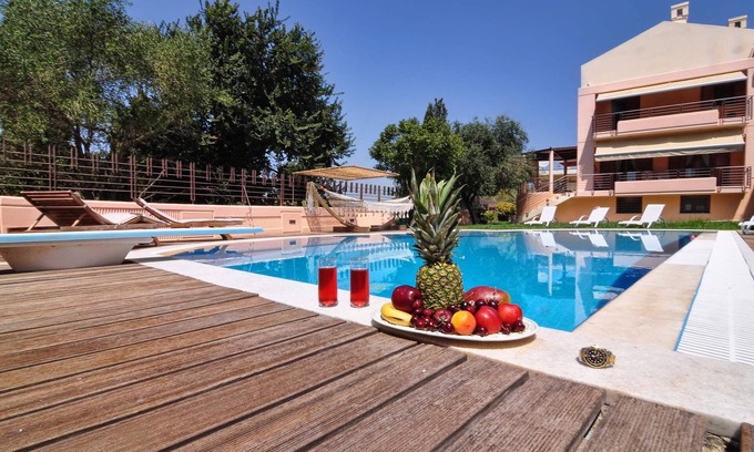 Kanoni Villa | Villa Figareto - Luxurious vacation villa, private pool, BBQ & private garden