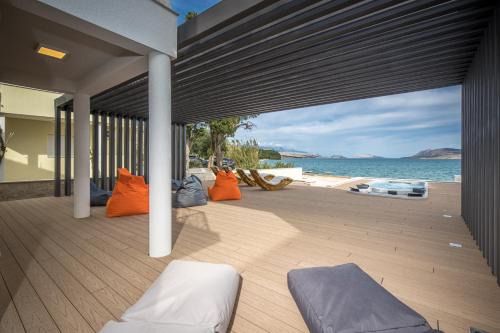 Caska Villa | VILLA FUX ZRCE Novalja - direkt am Strand