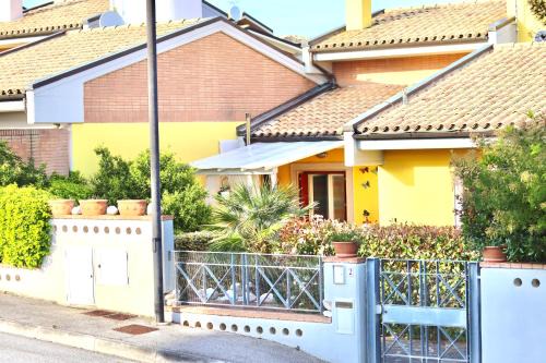 Porto Recanati Apartment | Villa Gialla