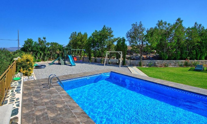 Embrosneros Villa | Villa Gianna by PosarelliVillas