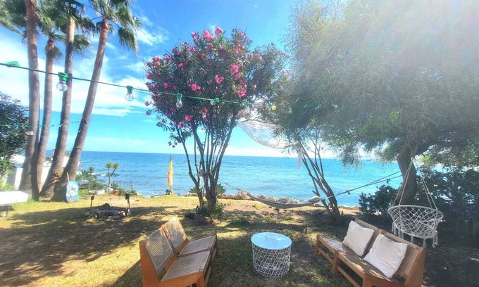 Buenas Noches Villa | Villa 'Granados' with Sea View, Wi-Fi and Air Conditioning