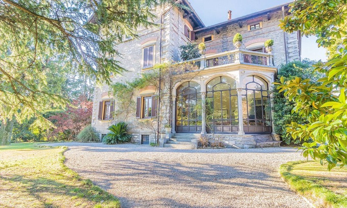 Mandello del Lario Apartment | Villa Guzzi Mandello