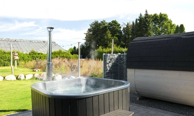 Dorfmark Apartment | Villa Heidetraum, 20 guests, sauna, pool