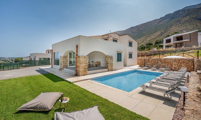 Castellammare del Golfo House | Villa Hemèra, pool and relaxation a few minutes from Scopello