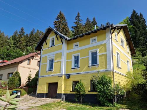 Svoboda nad Upou Villa | Villa Hillside Lodge & Garden by Interhome