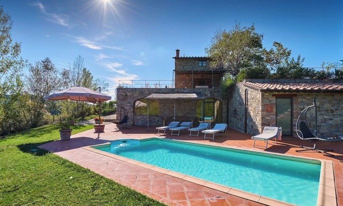 Gaiole in Chianti Villa | Villa il Roseto In Gaiole in Chianti, Tuscany