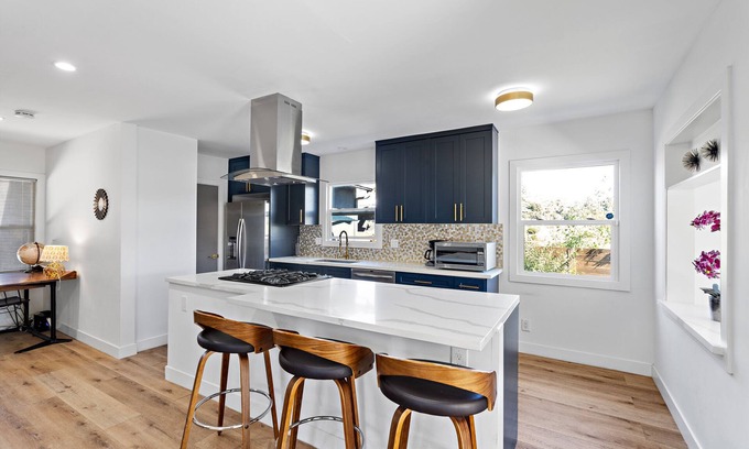 Hollywood Hills Villa | VILLa IN BEST LOCATION