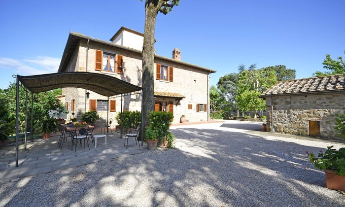 Monsigliolo Villa | Villa in Cortona with 4 bedrooms sleeps 8