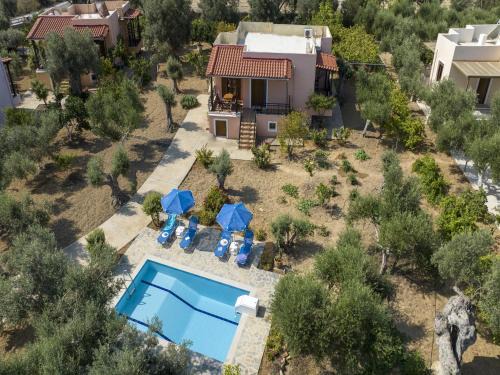 Asteri House | Villa in Crete near Beach & Olive Trees