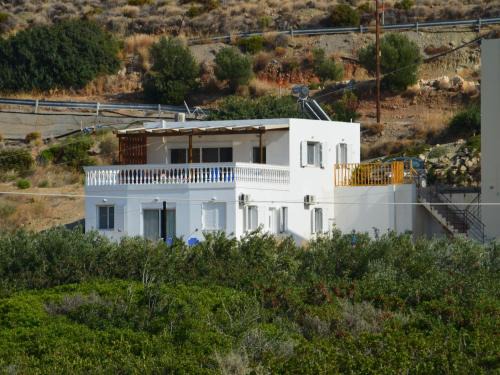 Makry Gialos Villa | Villa in Makry Gialos near Sandy Beach